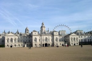 London: Changing of the Guard Guided Tour Experience