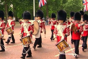 London: Changing of the Guard Guided Tour Experience