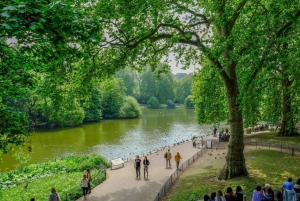London: Afternoon Hike - See Everything, End at a Local Pub!