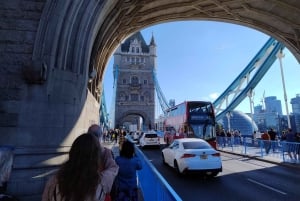 London: Afternoon Hike - See Everything, End at a Local Pub!