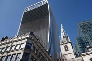London: Afternoon Hike - See Everything, End at a Local Pub!