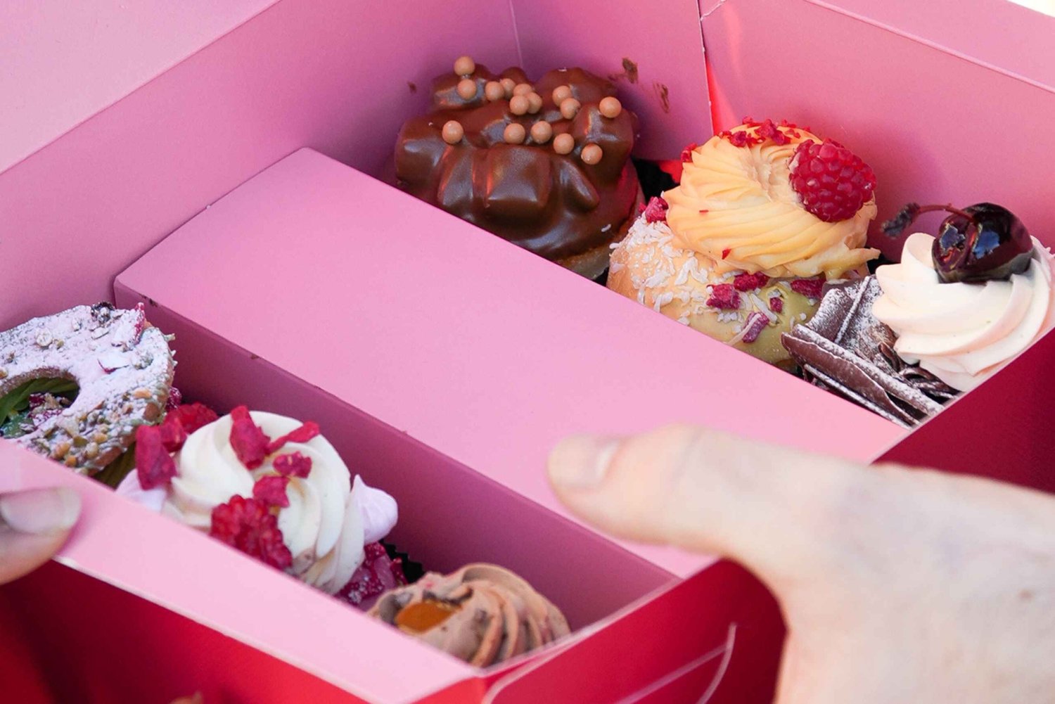 London: West End Donut and Sweet Treats Walking Tour