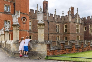 Skip-the-line HamptonCourtPalace Guided Day Trip from London
