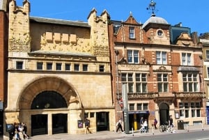 Women in London: Whitechapel Walk by Sams Walk