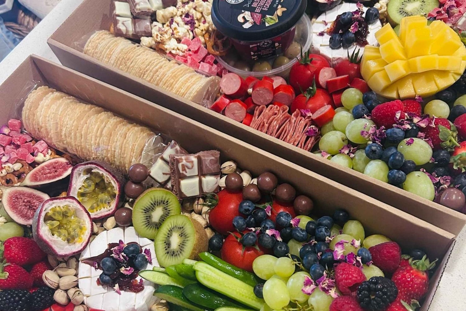 Brisbane Luxurious pop up picnic at the City Botanic gardens