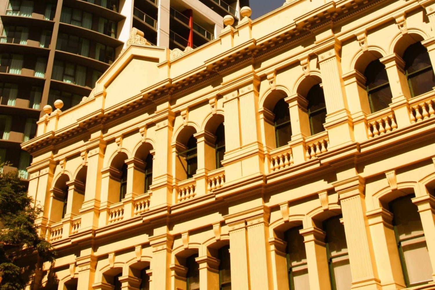 Brisbane: Donuts & Discovery Walking Tour