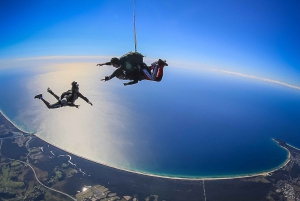 From Brisbane: Tandem Skydive Experience over Byron Bay