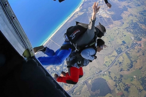 From Brisbane: Tandem Skydive Experience over Byron Bay