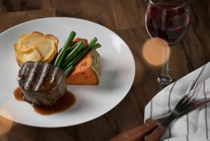 Gold Coast: Australian Outback Spectacular Dinner & Show