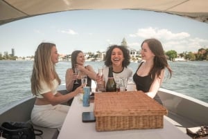 Gold Coast: Electric Picnic Boat Rental From Isle of Capri