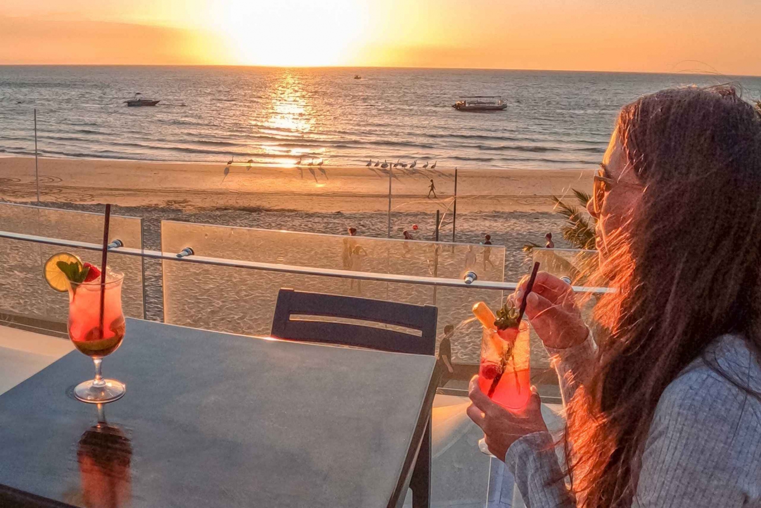 Moreton Island: Tangalooma Snorkelling with Dolphin Viewing