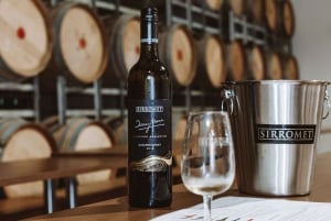 Mount Cotton: Sirromet Winery Tour with Tasting and Lunch