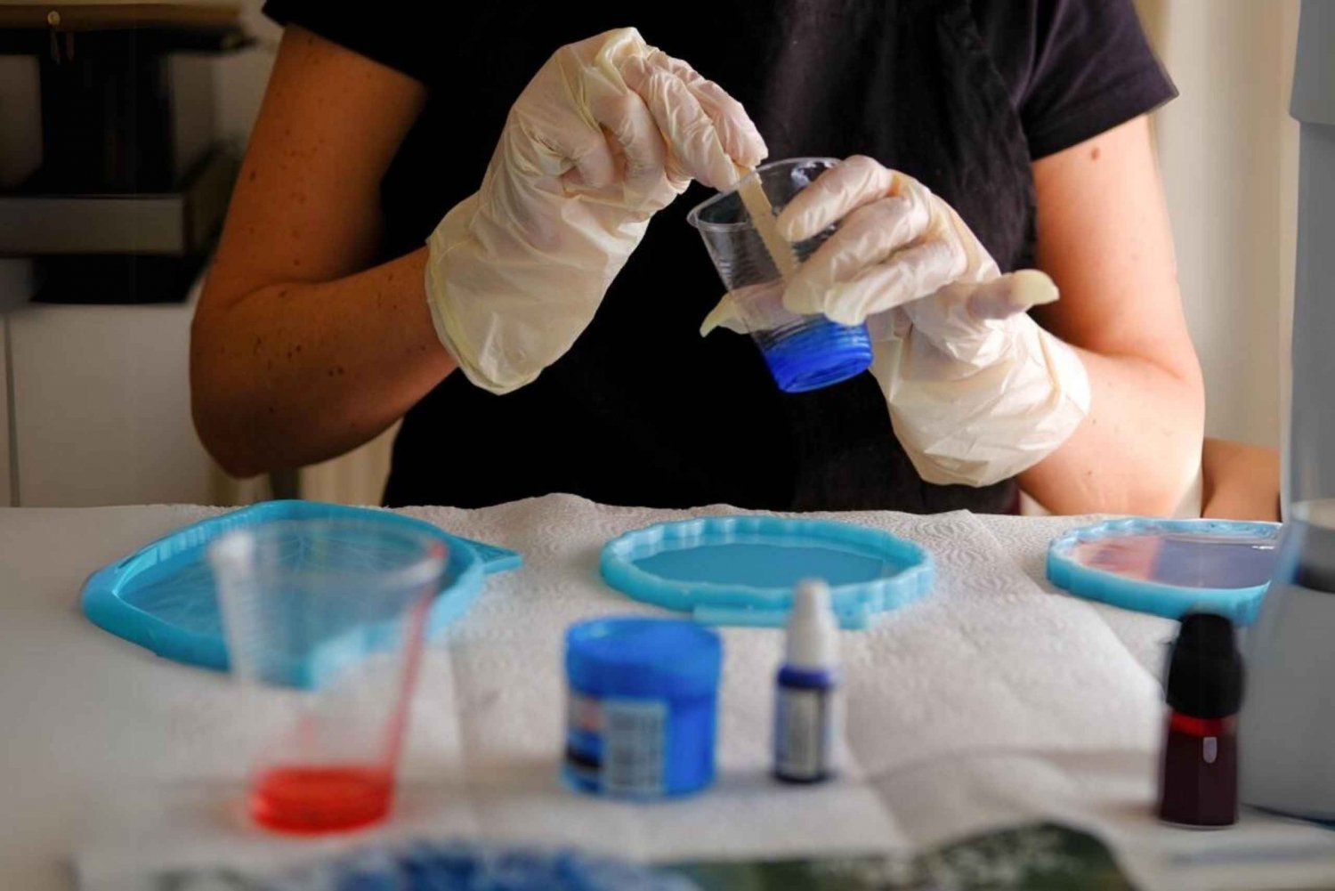 Brisbane: Resin Art Classes - Cheeseboards & Coasters