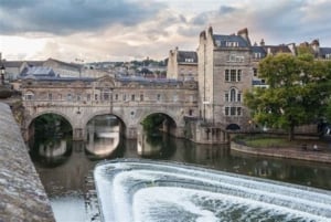 Bath: Guided walking tour of Historic Sights & Pubs (3h)