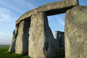 From Bristol: Stonehenge and Bath Private Day Tour