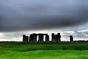 From Cambridge: Guided day trip to Bath & Stonehenge