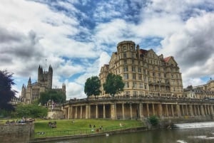 From Cambridge: Guided day trip to Bath & Stonehenge