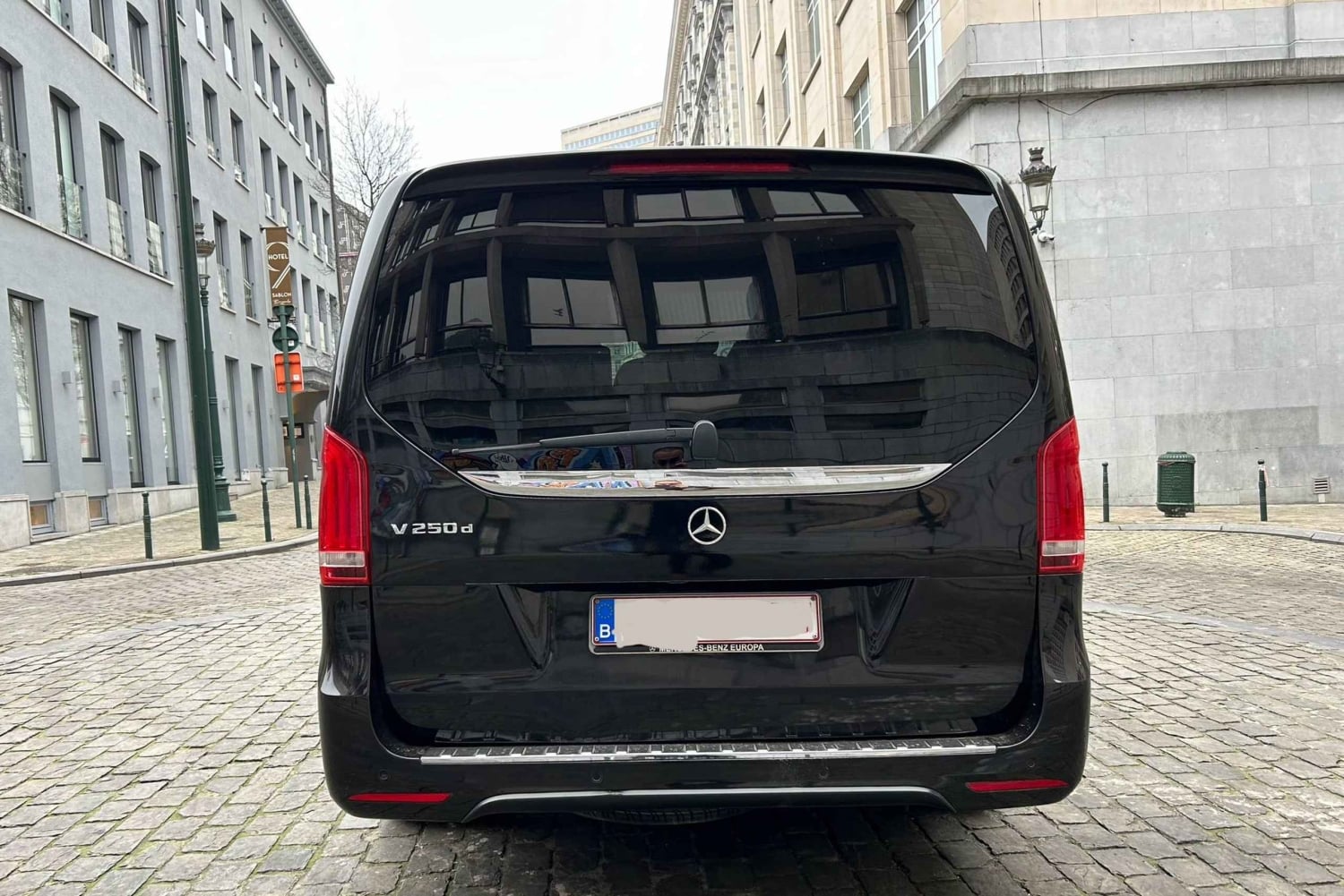 BRU Airport Transfer to Brussels City Center for 7 Pax