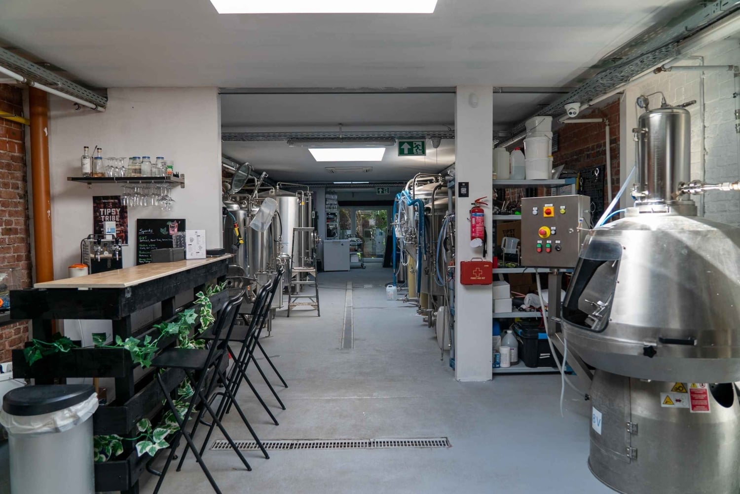 Bryssel: Beer Pong i ett mikrobryggeri och destilleri