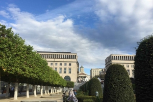 Brussels: Walking Tour with Belgian Lunch, Chocolate, & Beer