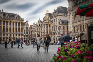 Brussels: Guided City Tour with Food and Drinks