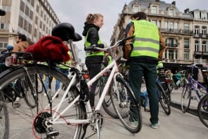 Brussels: Highlights and Hidden Gems Guided Bike Tour