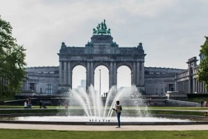 Brussels: Highlights Walking and Bus Tour with Waffle