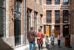 Bruxelles: Tour privato per famiglie. Punti salienti, degustazioni e musei