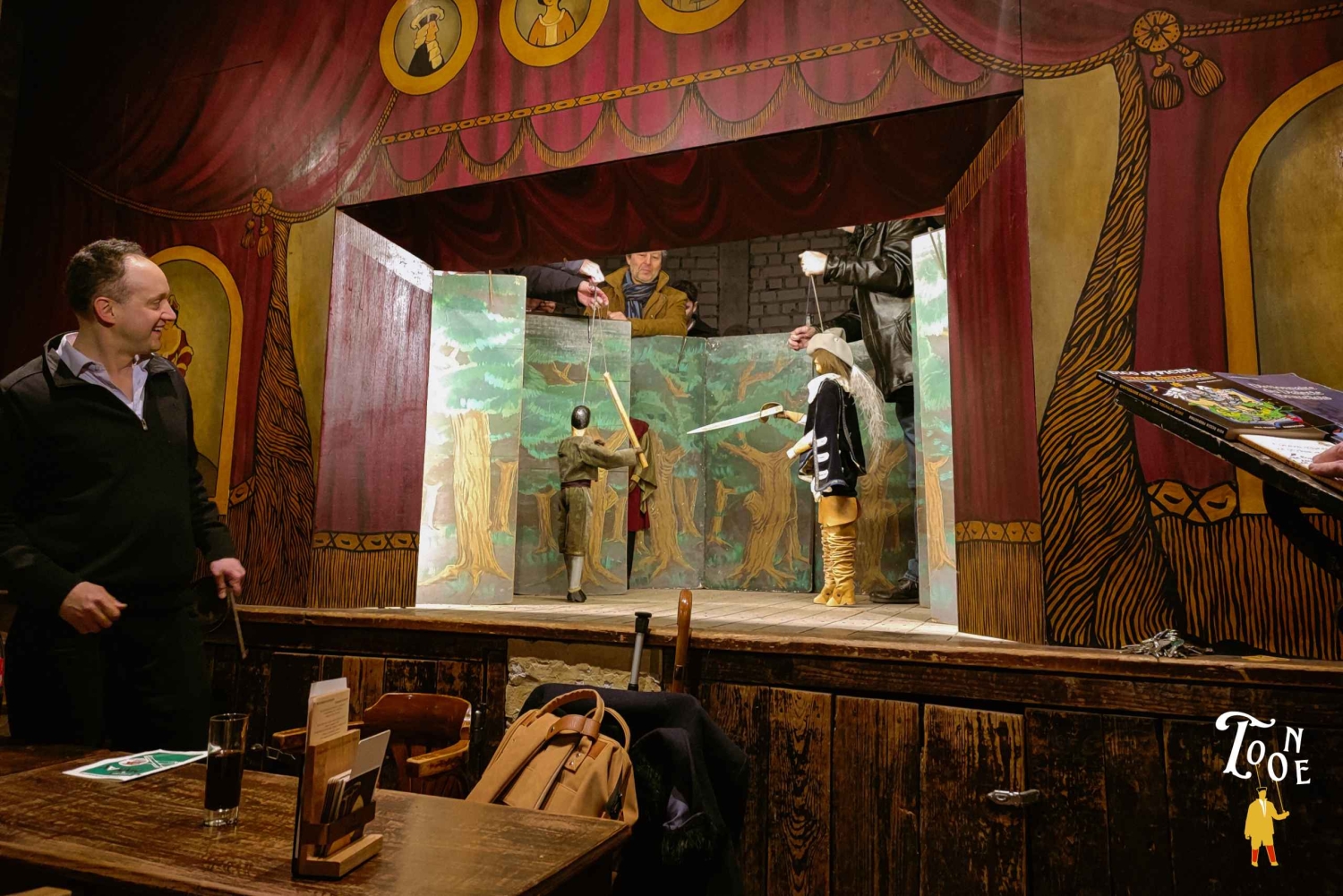 Bruxelles: Privat tur til Theatre Toone med snacks og øl