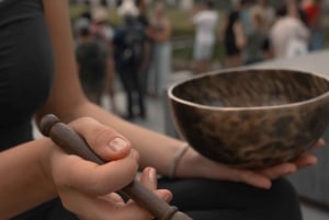 Bruselas: Yoga privado, baño de sonido o lectura rúnica