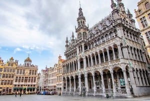 Brussels: Architectural Guided Walking Tour with a Local
