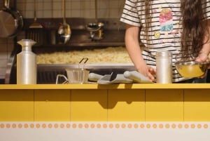 Frietmuseum Brussel: Inngang til pommes frites-museet med smaksprøver