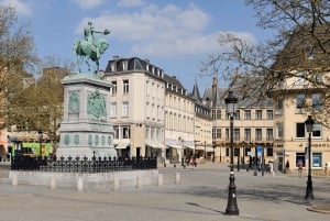 Au départ de Paris : Excursion d'une journée dans la ville de Luxembourg avec guide privé