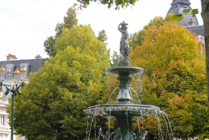 パリVIPシャンパーニュ地方プライベート運転手付き12時間コース