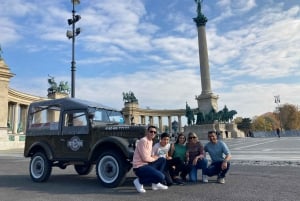 Budapest: Private City Tour with Russian Jeep