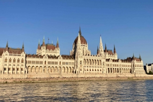 8-hour private Budapest city tour by public transportation