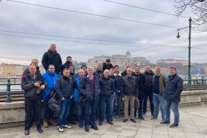 Tutustu Budapestiin jalan ja raitiovaunulla.