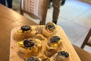Búsqueda de trufas negras, foie gras y vinos con recogida en Budapest.