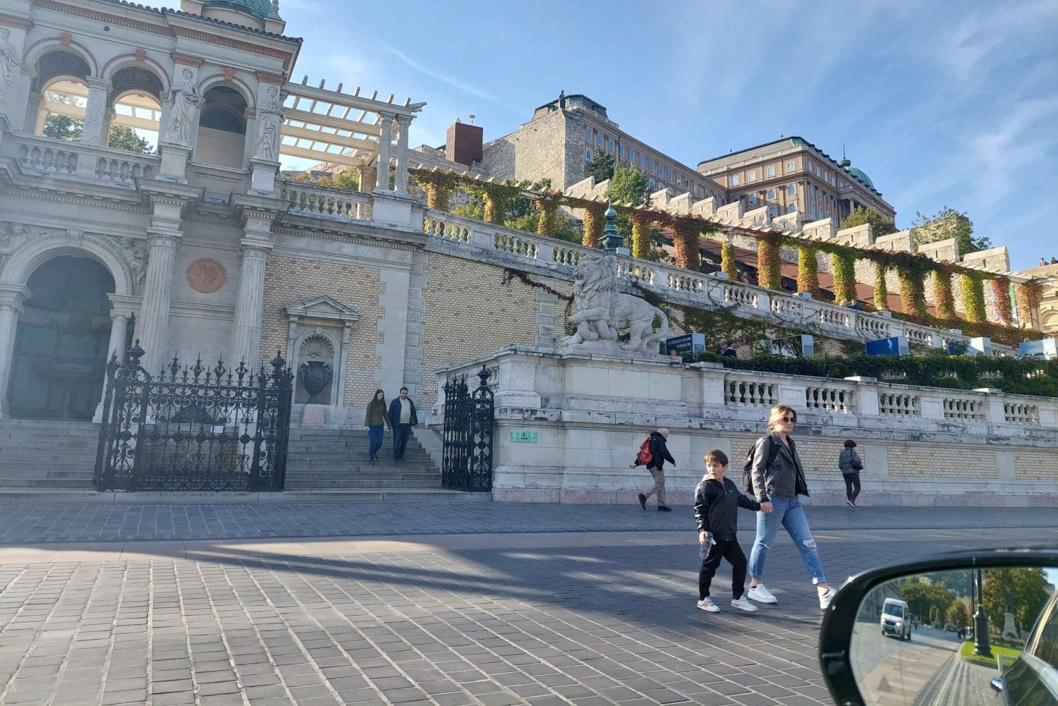 Privat tur til Buda-slottet og Buda-siden med bil – dør til dør