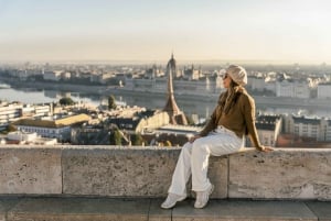 Buda Castle: Group photoshoot with a local guide