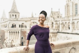 Buda Castle: Group photoshoot with a local guide