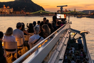Budapest : croisière touristique d'une heure en soirée avec boisson
