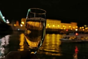 Budapest: City Highlights Cruise with Welcome Drink