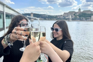 Budapest: 1 hr Sunshine Booze Cruise with Prosecco