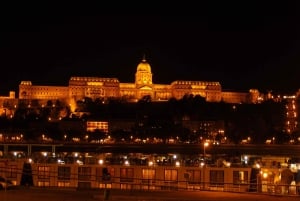 Budapest: 2-Hour Small Group Night Walking Tour
