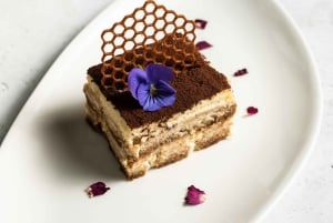 Budapest: 3-retters middag for 2 – stationær bådrestaurant