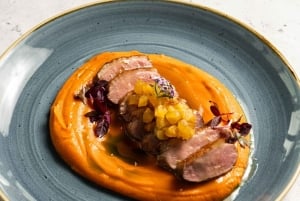 Budapest: 3-retters middag for 2 – stationær bådrestaurant