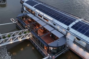 Budapest: 3-retters middag for 2 – stationær bådrestaurant