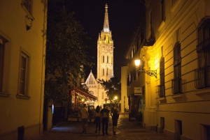 Budapest: 3-Course Dinner & Wine with Multiple Photo Stops