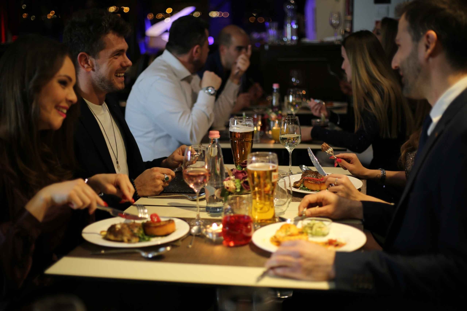 Budapest: 4-ruokalajin illallisristeily pianobaarilla